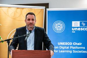 251126 - A hibrid munka-1